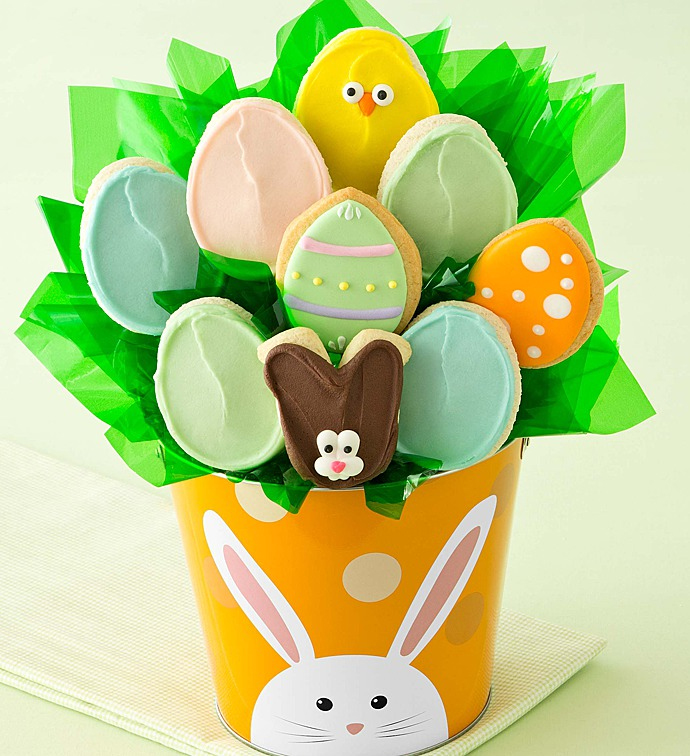 easter decorating ideas with bouquet of easter cookies